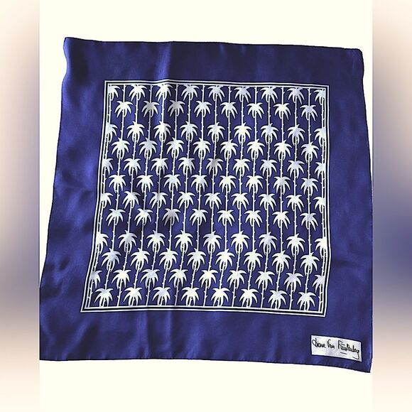 Diane Von Furstenberg Navy White palm tree design silk scarf 28” Square - Picture 1 of 4